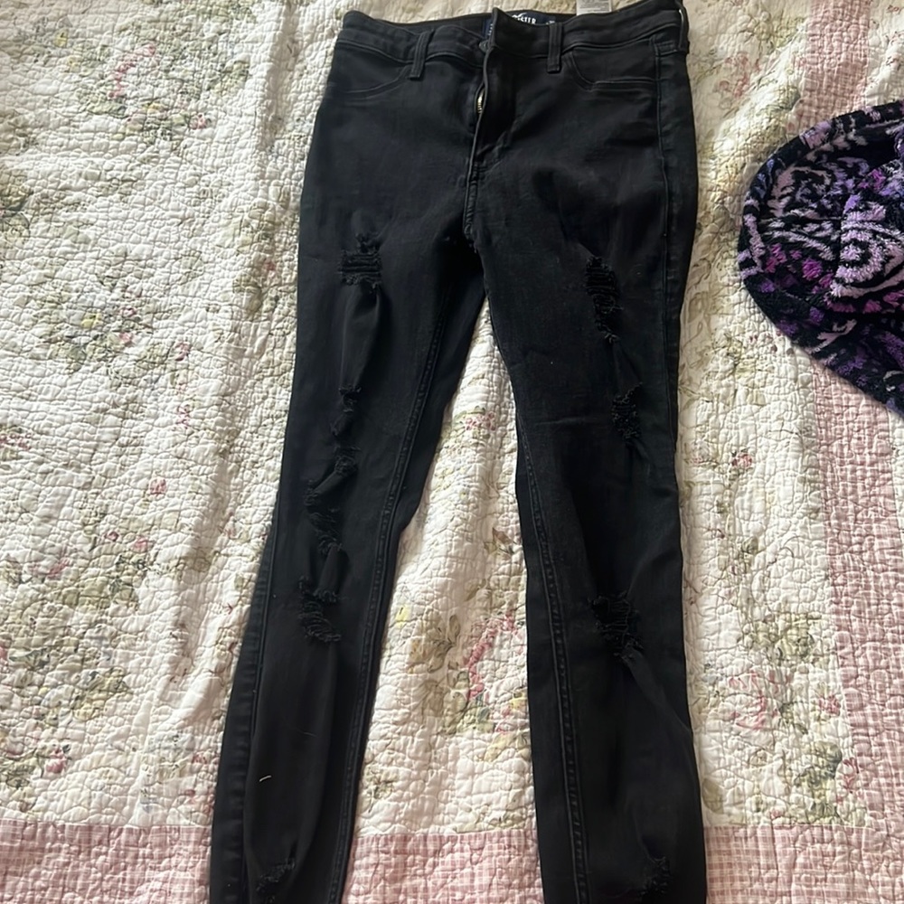 Hollister size 3R